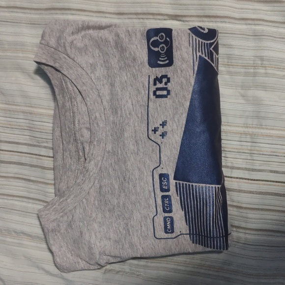 Boys size XL us 18/20 Adidas grey T-shirt - Picture 6 of 6